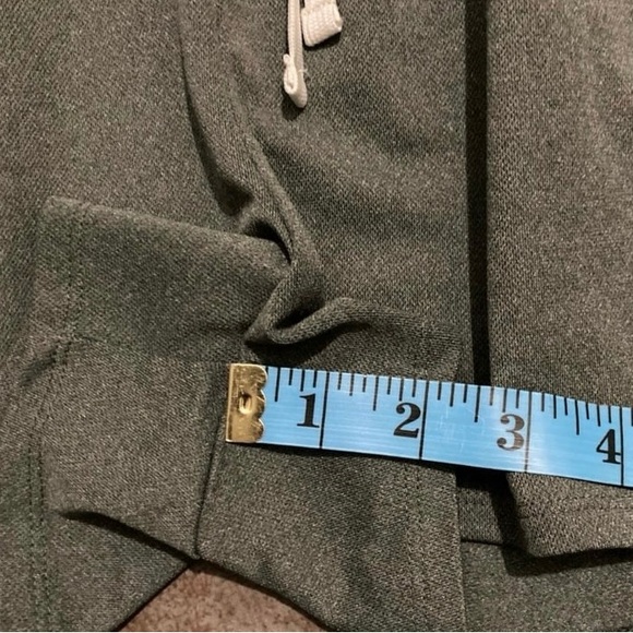 Under Armour Shorts and Tank Outfit Women's Size
M - Picture 6 of 9